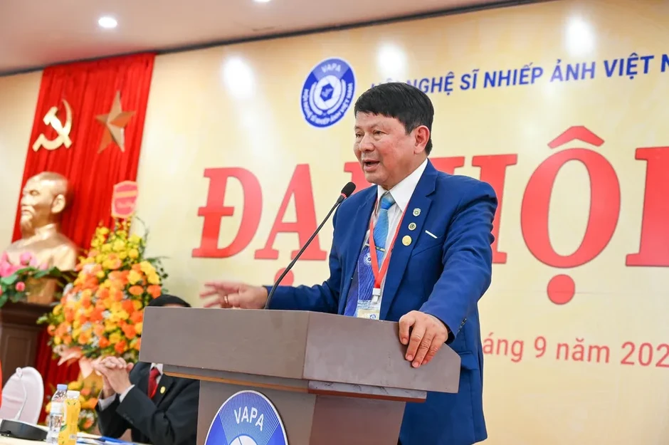 Bà Trần Thị Thu Đông tiếp tục được bầu giữ chức Chủ tịch Hội Nghệ sĩ Nhiếp ảnh Việt Nam Bà Trần Thị Thu Đông tiếp tục được bầu giữ chức Chủ tịch Hội Nghệ sĩ Nhiếp ảnh Việt Nam
