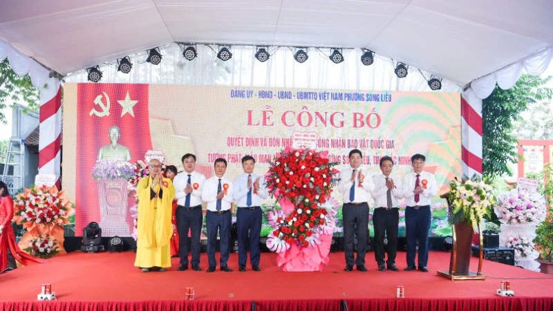 Bắc Ninh: Đón nhận Bằng công nhận Bảo vật quốc gia đối với Tượng Phật gỗ Mẫu Man Nương