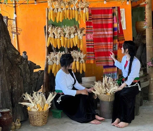 Bài 1: Nền móng vững mở đường sáng tạo Bài 1: Nền móng vững mở đường sáng tạo