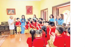 Bài học lịch sử theo mỗi bước chân Bác