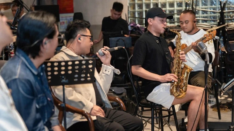 Ban nhạc Quả Dưa Hấu dốc sức tập luyện cho concert ''Bản ghi nhớ''
