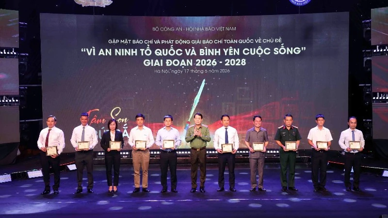 Bộ Công an phát động Giải Báo chí toàn quốc “Vì an ninh Tổ quốc và bình yên cuộc sống" Bộ Công an phát động Giải Báo chí toàn quốc “Vì an ninh Tổ quốc và bình yên cuộc sống"