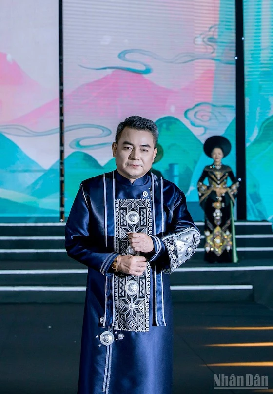 Bộ sưu tập áo dài Việt Nam của nhà thiết kế Hàn Phượng mở màn Global Fashion Week All Stars 2026 Bộ sưu tập áo dài Việt Nam của nhà thiết kế Hàn Phượng mở màn Global Fashion Week All Stars 2026