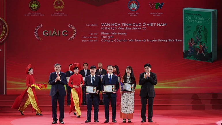 Bốn tác phẩm của Nhã Nam được vinh danh tại Giải thưởng Sách Quốc gia lần thứ VIII Bốn tác phẩm của Nhã Nam được vinh danh tại Giải thưởng Sách Quốc gia lần thứ VIII