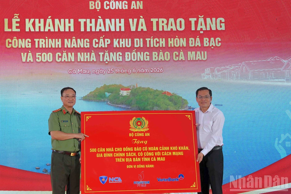 Cà Mau tiếp nhận 500 căn nhà, hoàn thành nâng cấp di tích quốc gia Hòn Đá Bạc Cà Mau tiếp nhận 500 căn nhà, hoàn thành nâng cấp di tích quốc gia Hòn Đá Bạc