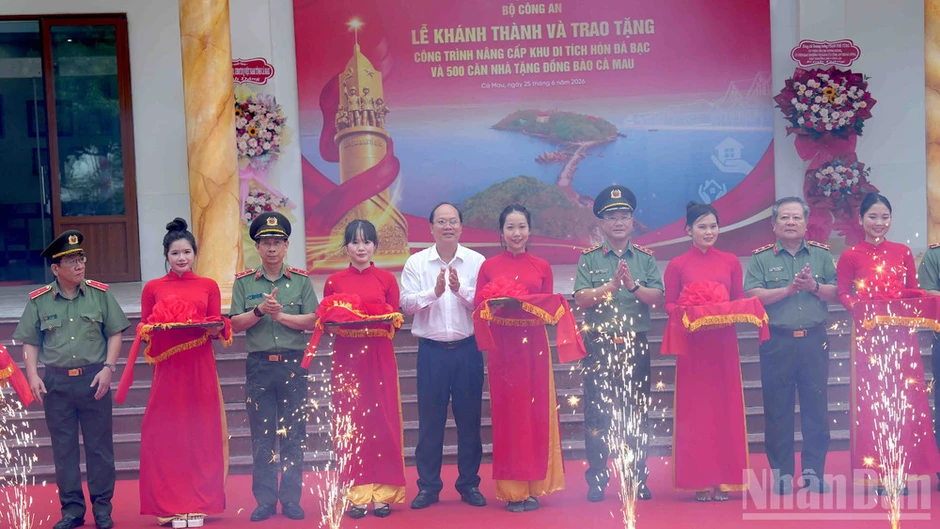 Cà Mau tiếp nhận 500 căn nhà, hoàn thành nâng cấp di tích quốc gia Hòn Đá Bạc Cà Mau tiếp nhận 500 căn nhà, hoàn thành nâng cấp di tích quốc gia Hòn Đá Bạc
