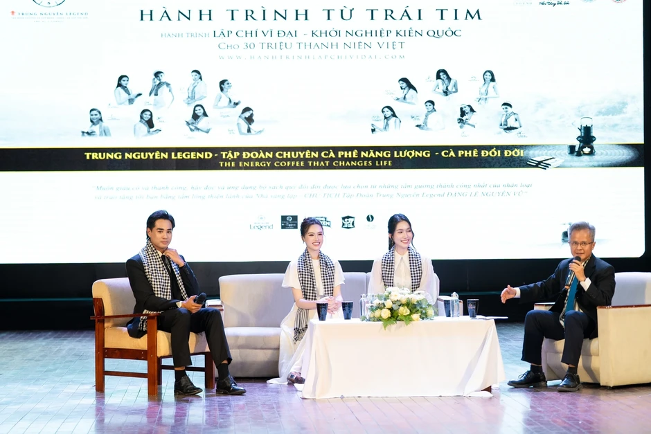 Các hoa hậu, nghệ sĩ chia sẻ hành trình theo đuổi đam mê với sinh viên