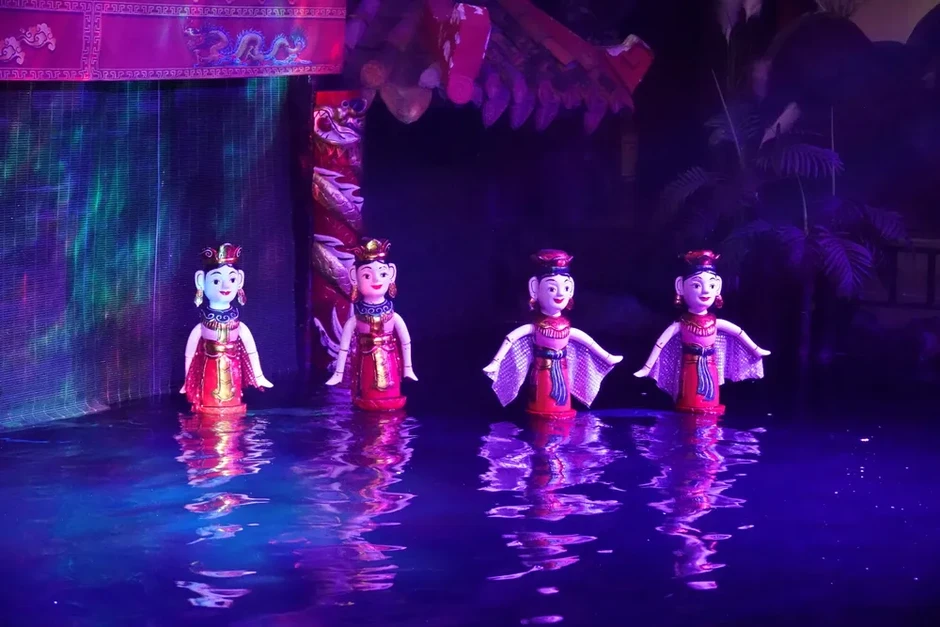 Các nữ Tổng lãnh sự tham quan Bảo tàng Lịch sử và xem múa rối nước Các nữ Tổng lãnh sự tham quan Bảo tàng Lịch sử và xem múa rối nước