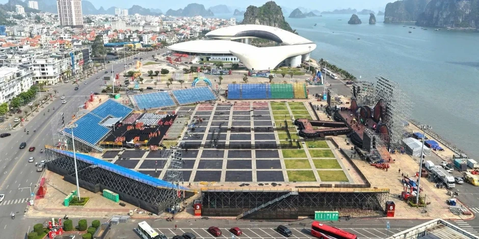 Cận cảnh sân khấu Liên hoan Phát thanh toàn quốc rộng nhất lịch sử Cận cảnh sân khấu Liên hoan Phát thanh toàn quốc rộng nhất lịch sử