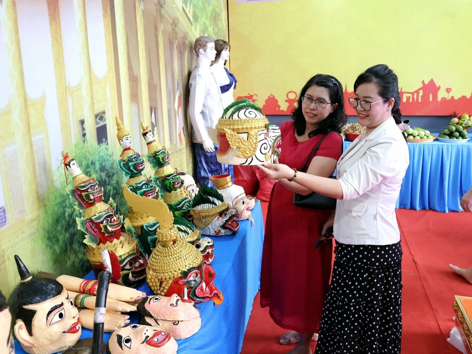 Cần cơ chế đặc thù để phát huy văn hóa dân tộc Khmer, tránh 'bảo tồn tĩnh' Cần cơ chế đặc thù để phát huy văn hóa dân tộc Khmer, tránh 'bảo tồn tĩnh'
