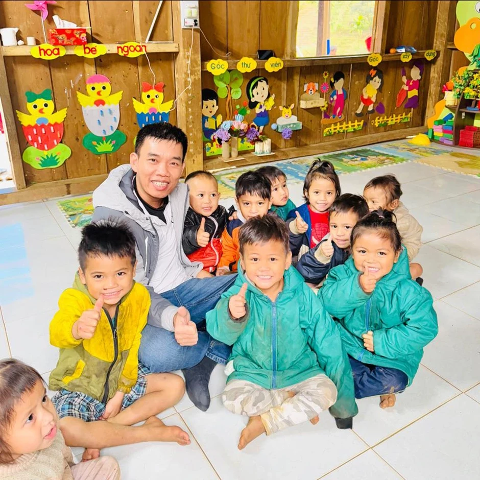 Chàng kỹ sư 16 năm 'trèo đèo, lội suối' xây trường vùng cao Chàng kỹ sư 16 năm 'trèo đèo, lội suối' xây trường vùng cao