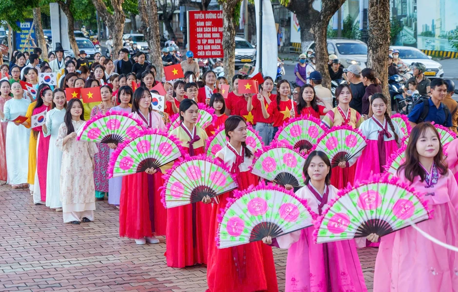 Chuỗi nghệ thuật giao lưu văn hóa Việt Nam - Hàn Quốc kéo dài 4 đêm Chuỗi nghệ thuật giao lưu văn hóa Việt Nam - Hàn Quốc kéo dài 4 đêm