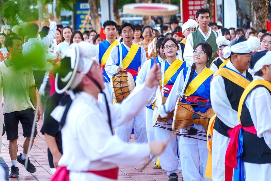 Chuỗi nghệ thuật giao lưu văn hóa Việt Nam - Hàn Quốc kéo dài 4 đêm Chuỗi nghệ thuật giao lưu văn hóa Việt Nam - Hàn Quốc kéo dài 4 đêm