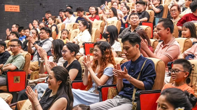 Cổ tích Andersen tạo sức hút trên sân khấu múa rối nước Việt Nam Cổ tích Andersen tạo sức hút trên sân khấu múa rối nước Việt Nam