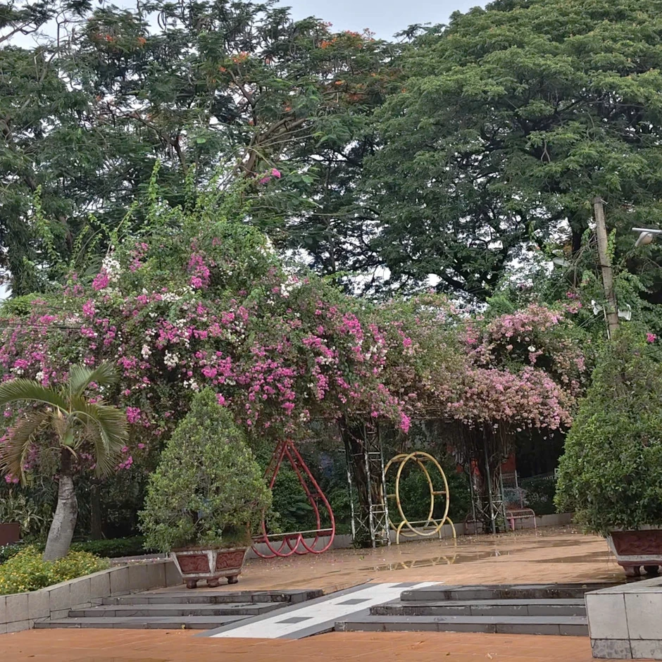 Công viên Lê Thị Riêng: Những ký ức lịch sử dưới lớp đất yên bình Công viên Lê Thị Riêng: Những ký ức lịch sử dưới lớp đất yên bình