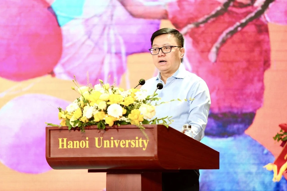 Cuộc thi viết Cha và con gái lần 4: Những câu chuyện đời thường chạm tới trái tim Cuộc thi viết Cha và con gái lần 4: Những câu chuyện đời thường chạm tới trái tim