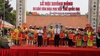 Đặc sắc ngày hội xuống đồng trên đảo Hà Nam