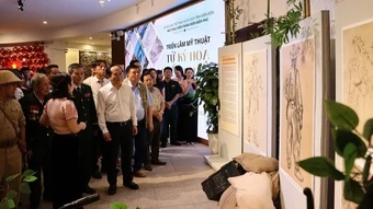 Đặc sắc triển lãm “Từ ký họa chiến trường đến sắc màu đương đại” tại Điện Biên
