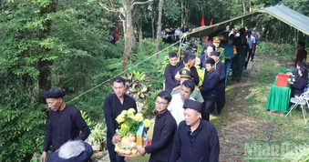 Đậm đà bản sắc văn hóa Tết Khu Cù Tê của đồng bào La Chí