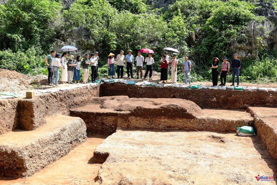 Dấu tích cư trú, mộ táng của cư dân thời tiền - sơ sử ở Ninh Bình Dấu tích cư trú, mộ táng của cư dân thời tiền - sơ sử ở Ninh Bình