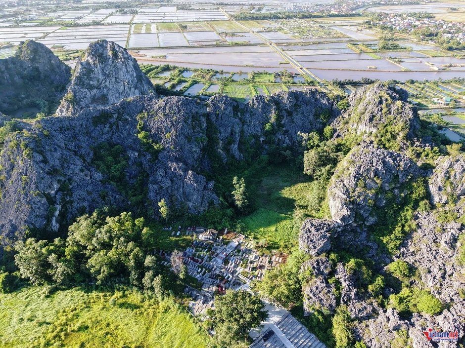 Dấu tích cư trú, mộ táng của cư dân thời tiền - sơ sử ở Ninh Bình Dấu tích cư trú, mộ táng của cư dân thời tiền - sơ sử ở Ninh Bình