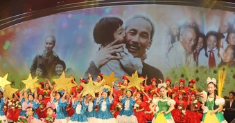 Đêm nghệ thuật 'Sáng mãi tên Người': Kết nối thế hệ bằng âm nhạc hiện đại về Bác