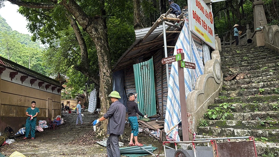 Di chuyển 64 hộ kinh doanh trong không gian Di tích quốc gia đặc biệt Chùa Hương
