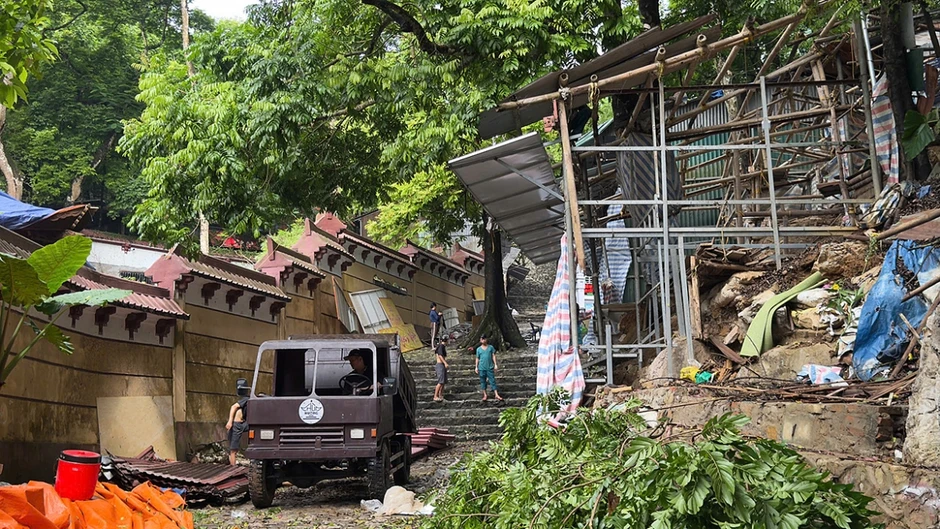 Di chuyển 64 hộ kinh doanh trong không gian Di tích quốc gia đặc biệt Chùa Hương