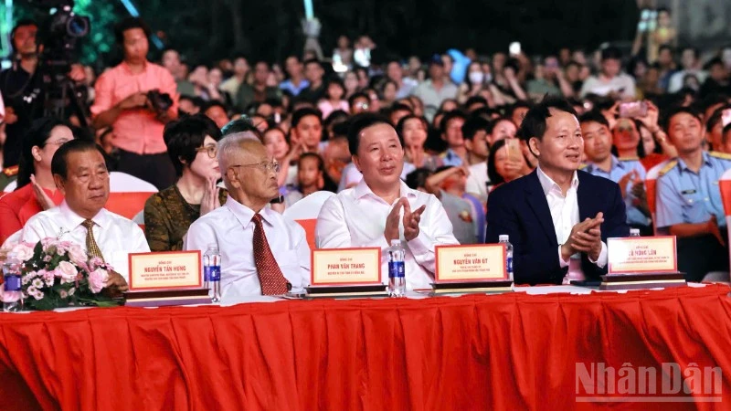 Đồng Nai dòng chảy lịch sử, khát vọng tương lai Đồng Nai dòng chảy lịch sử, khát vọng tương lai