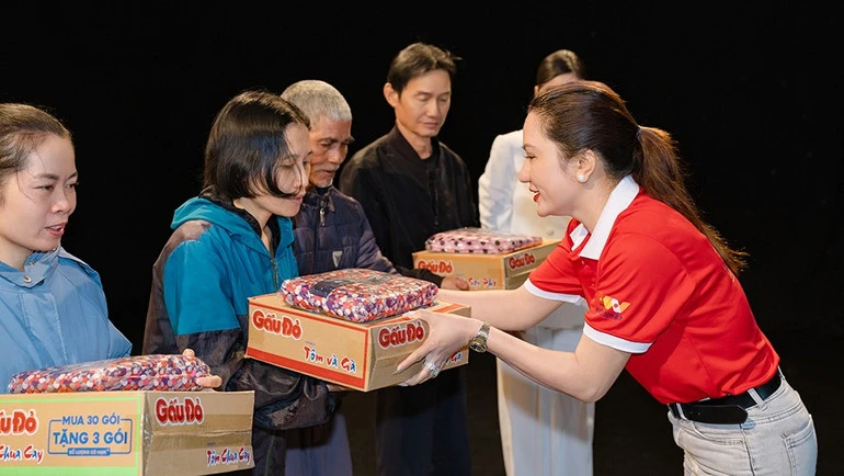 Đoàn Hoa hậu Doanh nhân Việt Nam 2026 tặng quà hộ nghèo tại Gia Lai Đoàn Hoa hậu Doanh nhân Việt Nam 2026 tặng quà hộ nghèo tại Gia Lai