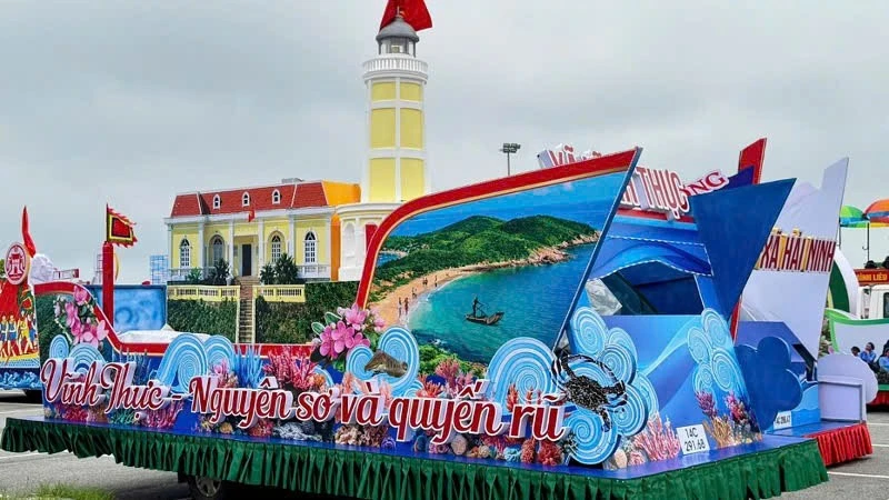 Độc đáo mô hình các xã, phường, đặc khu của Quảng Ninh tại Hội thi diễu hành Carnaval Hạ Long 2026 Độc đáo mô hình các xã, phường, đặc khu của Quảng Ninh tại Hội thi diễu hành Carnaval Hạ Long 2026