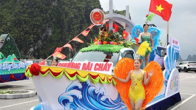 Độc đáo mô hình các xã, phường, đặc khu của Quảng Ninh tại Hội thi diễu hành Carnaval Hạ Long 2026 Độc đáo mô hình các xã, phường, đặc khu của Quảng Ninh tại Hội thi diễu hành Carnaval Hạ Long 2026