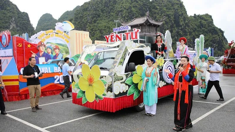 Độc đáo mô hình các xã, phường, đặc khu của Quảng Ninh tại Hội thi diễu hành Carnaval Hạ Long 2026 Độc đáo mô hình các xã, phường, đặc khu của Quảng Ninh tại Hội thi diễu hành Carnaval Hạ Long 2026