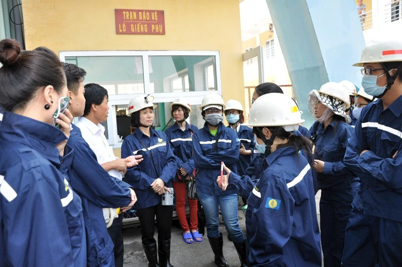 Du lịch Quảng Ninh hơn một thập kỷ tìm 'lối vào' mỏ than Du lịch Quảng Ninh hơn một thập kỷ tìm 'lối vào' mỏ than