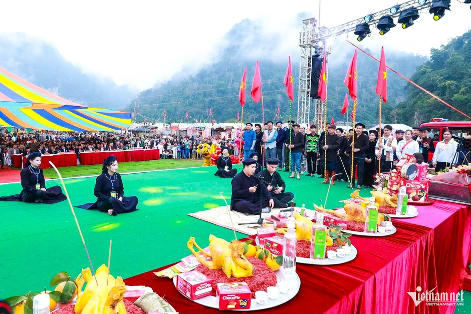 Du xuân Ba Bể, đắm mình trong không gian văn hóa truyền thống Du xuân Ba Bể, đắm mình trong không gian văn hóa truyền thống