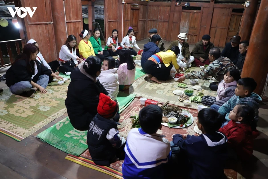 Đưa bản sắc văn hóa người Mường trở thành động lực phát triển du lịch cộng đồng Đưa bản sắc văn hóa người Mường trở thành động lực phát triển du lịch cộng đồng