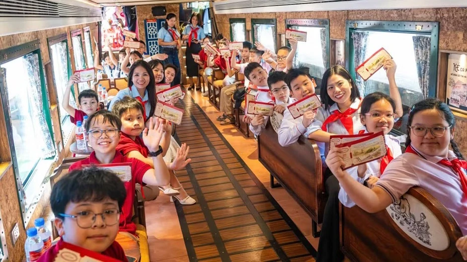 Đưa lịch sử đến gần hơn với thiếu nhi qua chuyến tàu di sản “Hành trình 85 năm: Tre bền - Măng vươn” Đưa lịch sử đến gần hơn với thiếu nhi qua chuyến tàu di sản “Hành trình 85 năm: Tre bền - Măng vươn”