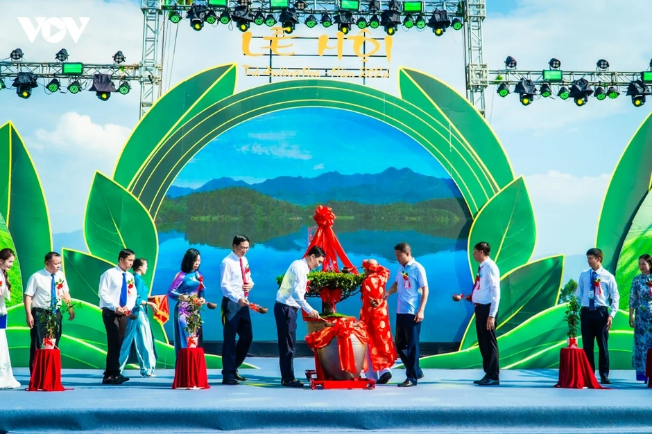 Đường Hoa, Quảng Ninh đón nhận Bằng công nhận Cây chè Di sản Đường Hoa, Quảng Ninh đón nhận Bằng công nhận Cây chè Di sản