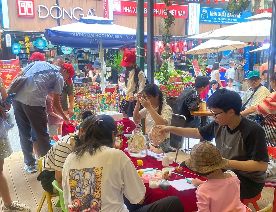 Đường sách TPHCM: 6 tháng tổng doanh thu hơn 32 tỷ đồng