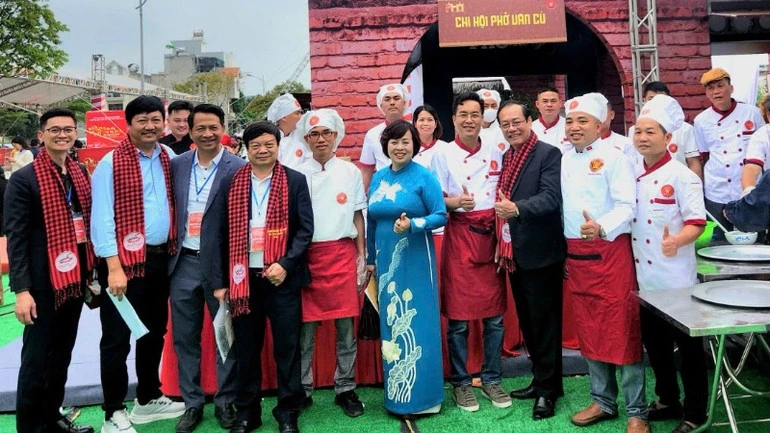 Festival Phở 2026 khai mạc với nhiều hoạt động tôn vinh di sản, lan tỏa bản sắc văn hóa Việt Festival Phở 2026 khai mạc với nhiều hoạt động tôn vinh di sản, lan tỏa bản sắc văn hóa Việt