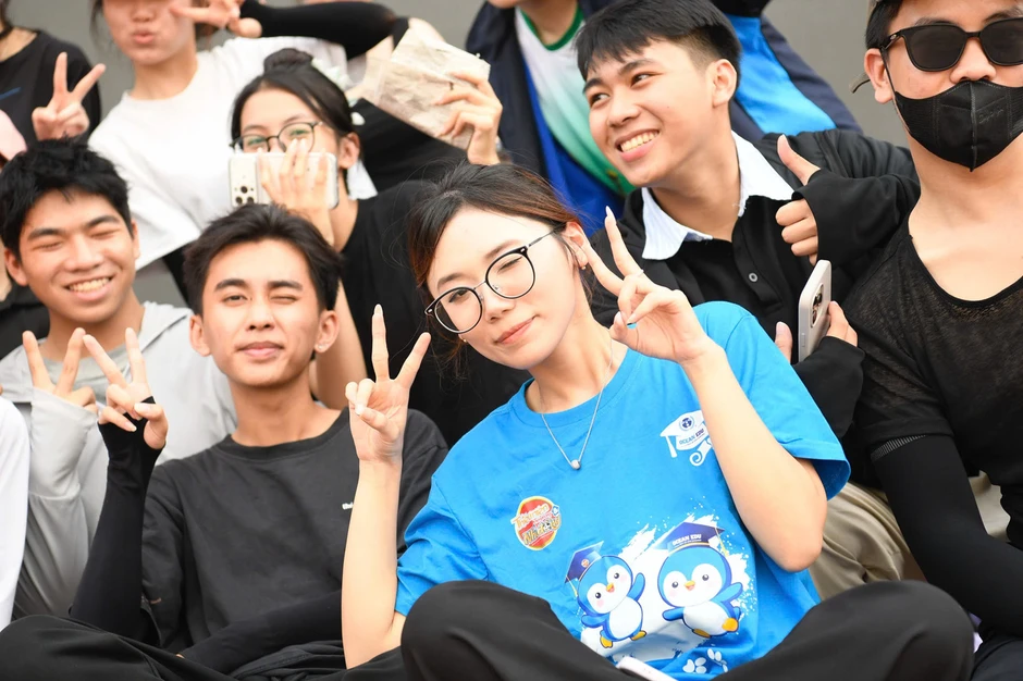 Gần 1.000 người hối hả chuẩn bị cho concert Thanh xuân Gần 1.000 người hối hả chuẩn bị cho concert Thanh xuân