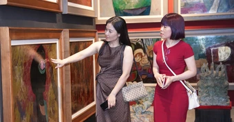 Gần 300 tác phẩm hội họa, điêu khắc quy tụ tại không gian nghệ thuật mới