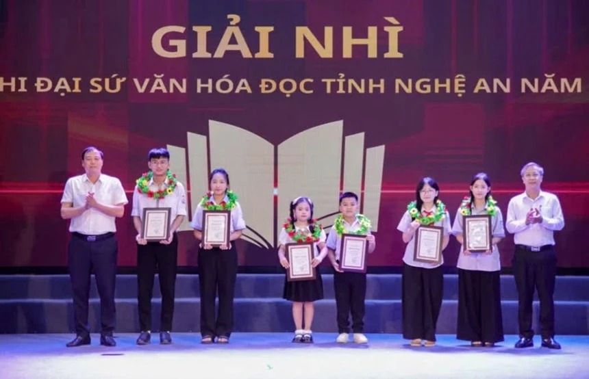 Gần 77.000 bài dự thi 'tranh tài' Đại sứ Văn hóa đọc Nghệ An năm 2026 Gần 77.000 bài dự thi 'tranh tài' Đại sứ Văn hóa đọc Nghệ An năm 2026