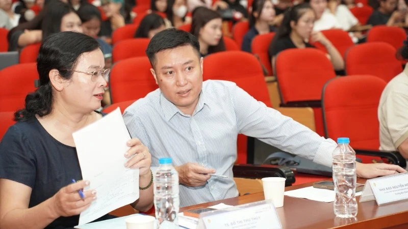 Gắn đào tạo báo chí với thực tiễn nghề nghiệp Gắn đào tạo báo chí với thực tiễn nghề nghiệp