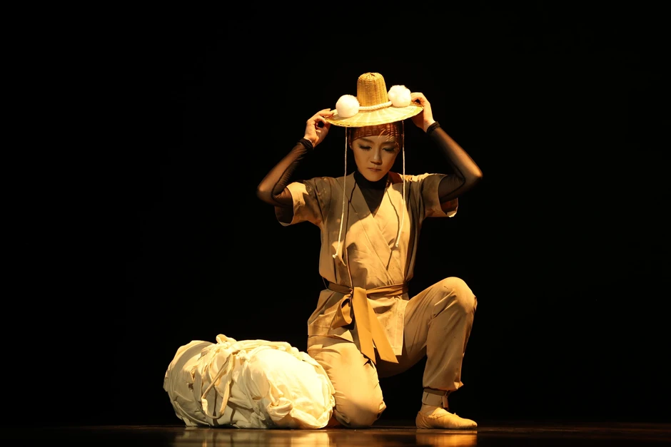 'Gat'- vở ballet gây sốt về mũ truyền thống Hàn Quốc đến Việt Nam 'Gat'- vở ballet gây sốt về mũ truyền thống Hàn Quốc đến Việt Nam