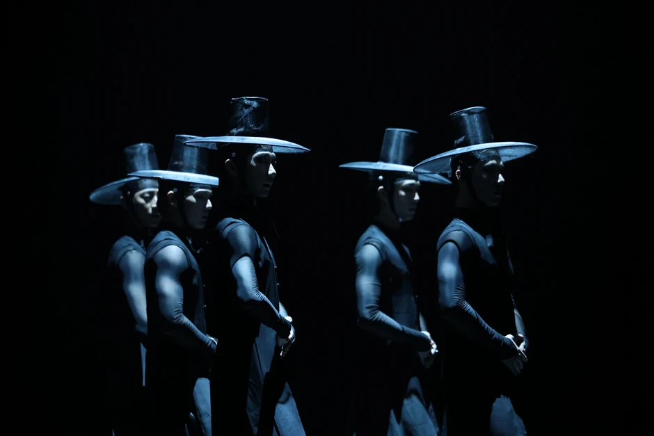 'Gat'- vở ballet gây sốt về mũ truyền thống Hàn Quốc đến Việt Nam 'Gat'- vở ballet gây sốt về mũ truyền thống Hàn Quốc đến Việt Nam