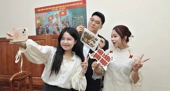 Gen Z lan toả di sản qua nghệ thuật đương đại và nền tảng số qua 'Họa ký Đông Hồ'
