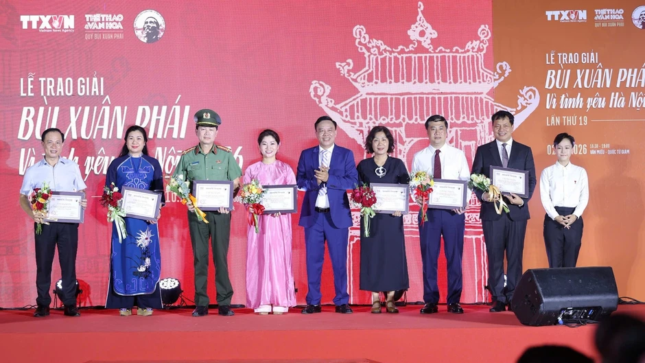 Giải thưởng Bùi Xuân Phái-Vì tình yêu Hà Nội lần thứ 19 tôn vinh những cống hiến cho Thủ đô Giải thưởng Bùi Xuân Phái-Vì tình yêu Hà Nội lần thứ 19 tôn vinh những cống hiến cho Thủ đô