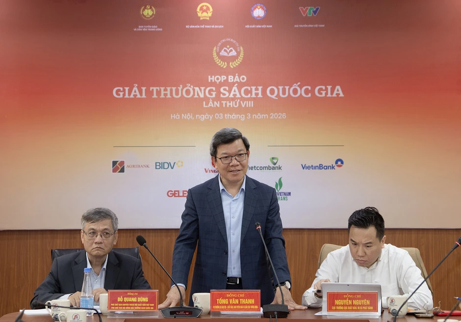 Giải thưởng Sách quốc gia lần 8: Có cuốn 'gây sốc' về mức độ đồ sộ Giải thưởng Sách quốc gia lần 8: Có cuốn 'gây sốc' về mức độ đồ sộ