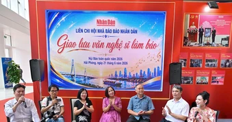 Giao lưu văn nghệ sĩ đất Cảng gắn bó với Báo Nhân Dân